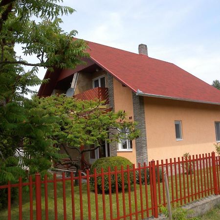 Holiday Home In Balatonkeresztur 19455 Ngoại thất bức ảnh