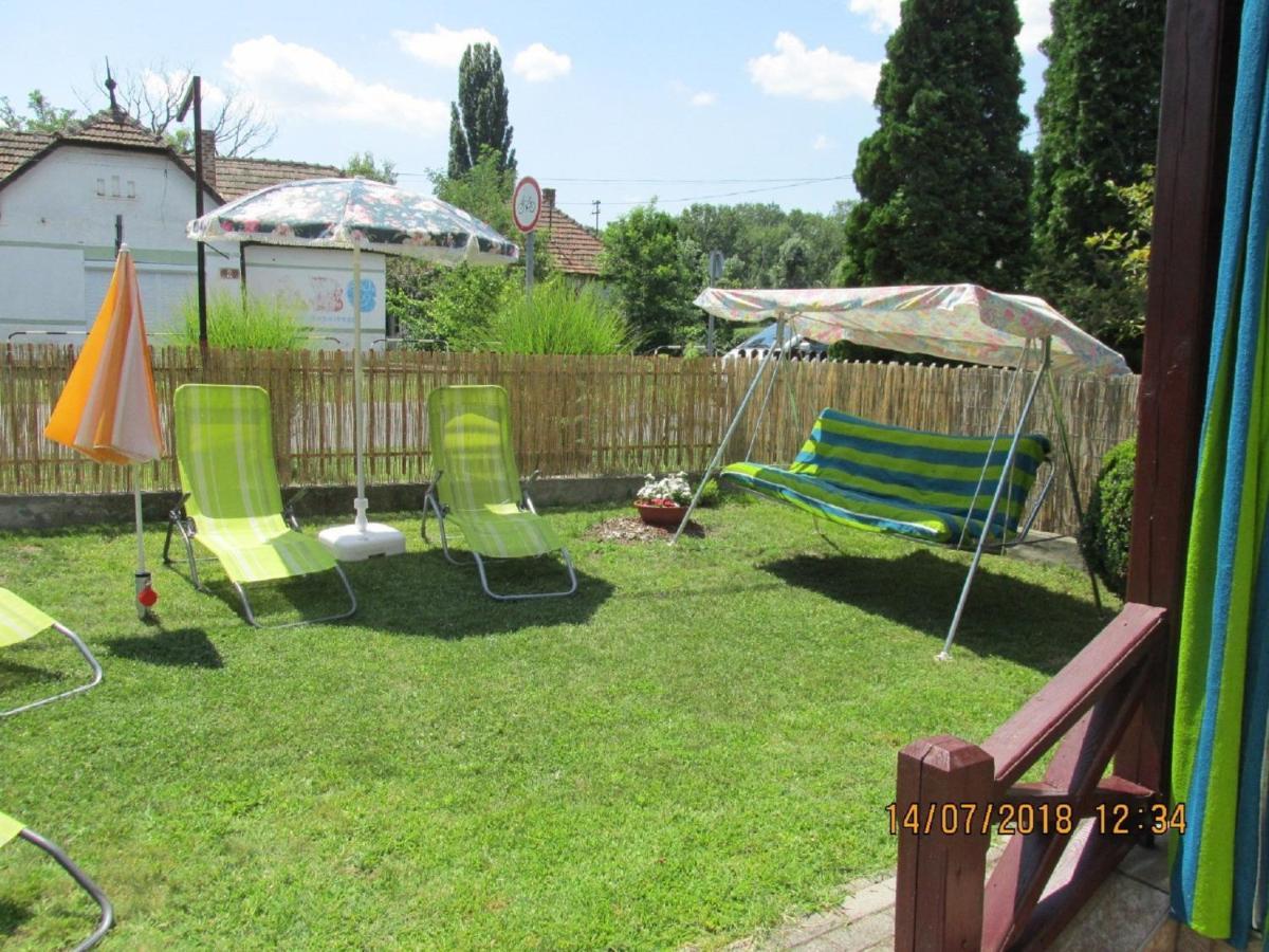 Holiday Home In Balatonkeresztur 19455 Ngoại thất bức ảnh