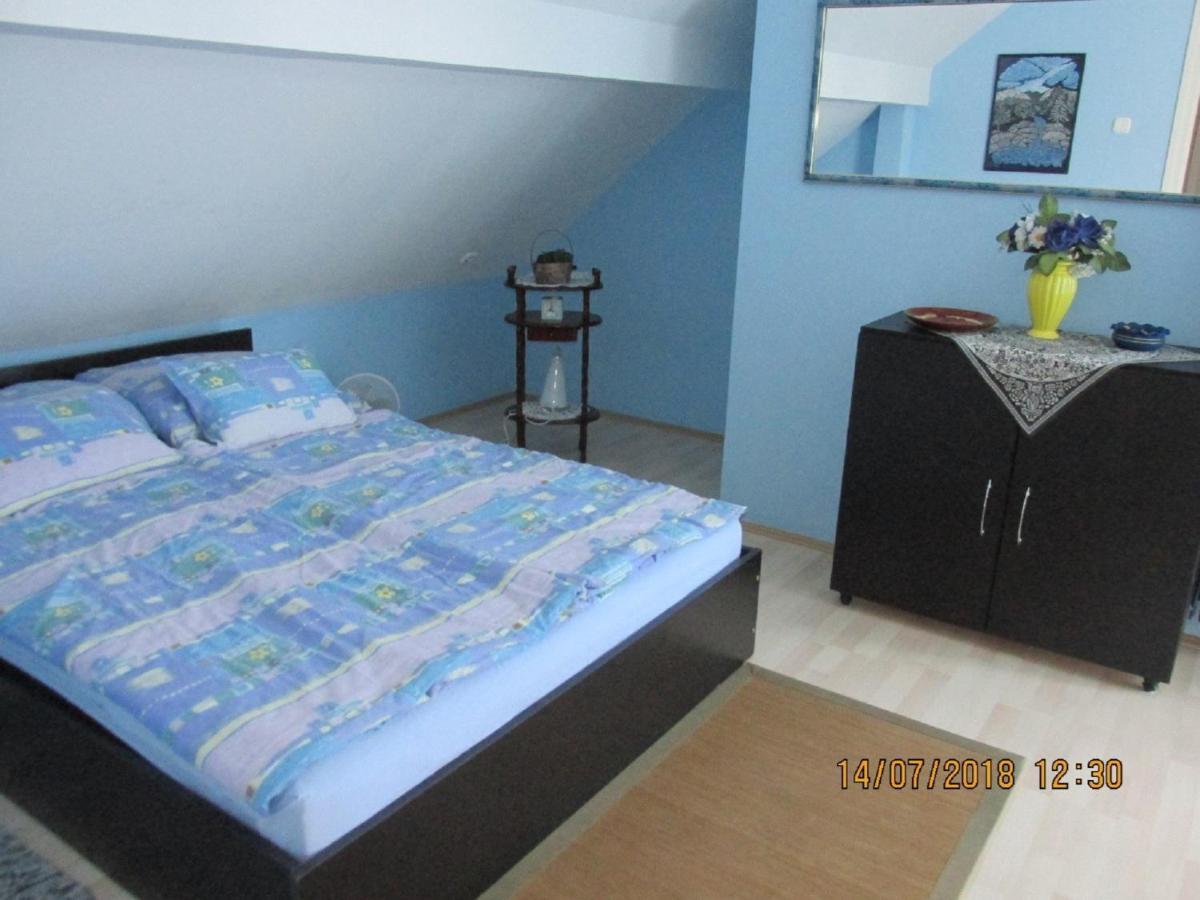 Holiday Home In Balatonkeresztur 19455 Phòng bức ảnh