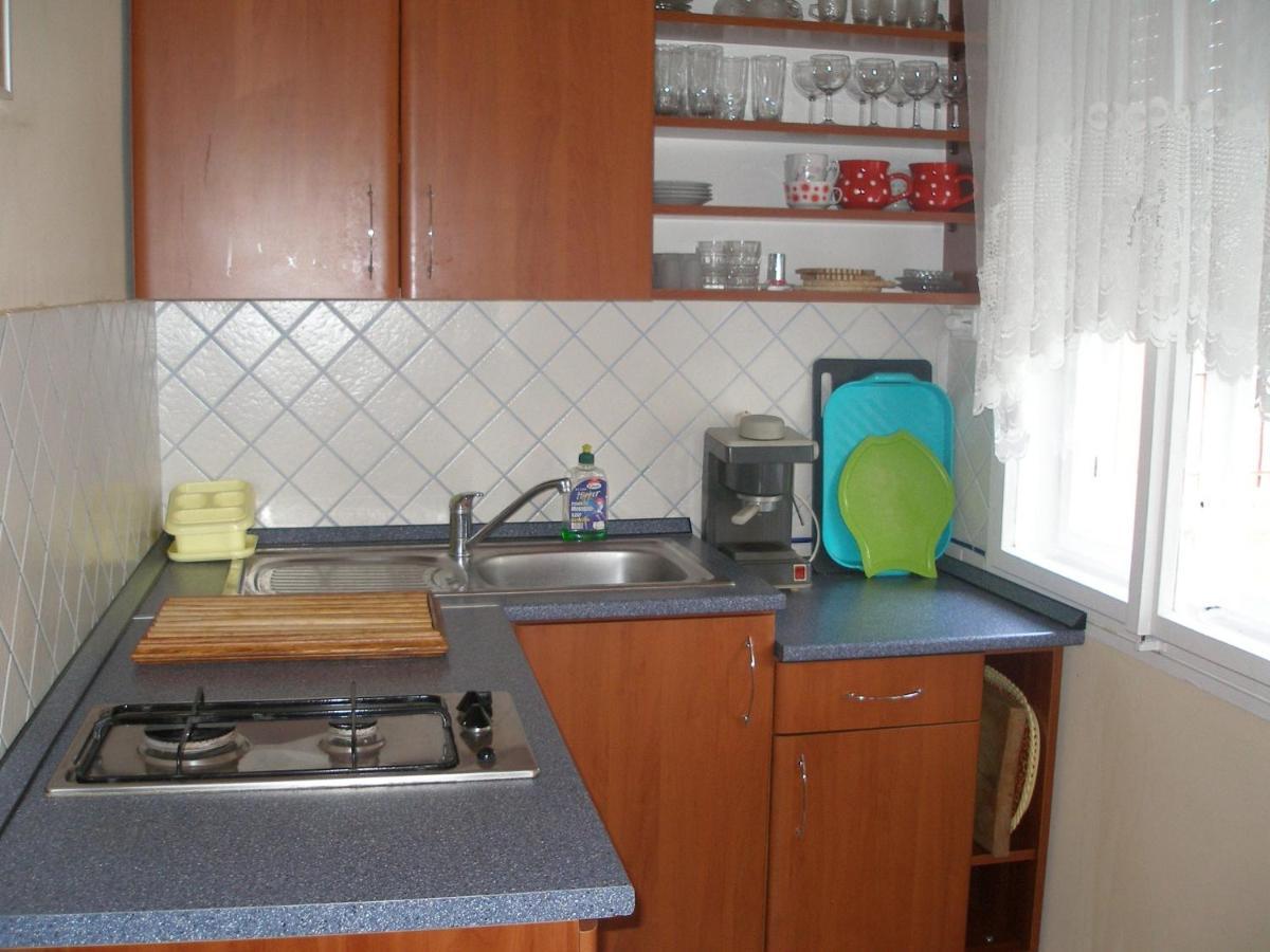 Holiday Home In Balatonkeresztur 19455 Phòng bức ảnh