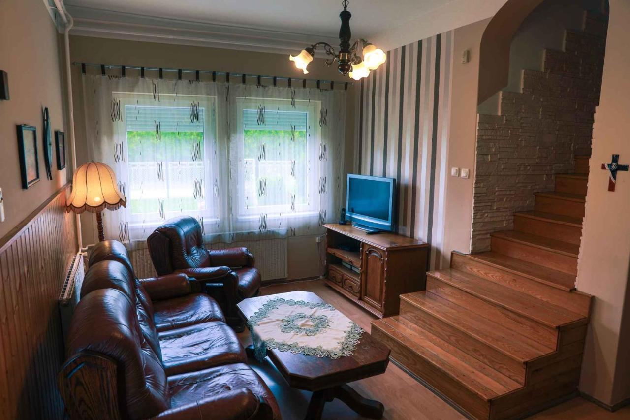 Holiday Home In Balatonkeresztur 19455 Ngoại thất bức ảnh